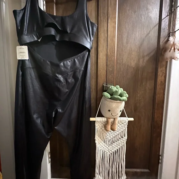 Fabletics X Khloe Kardashian size XXL - jumpsuit - Picture 7 of 10